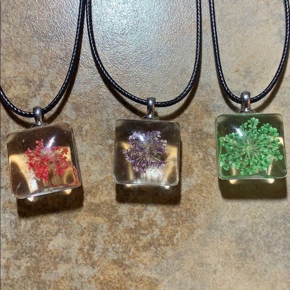 dried flower necklaces